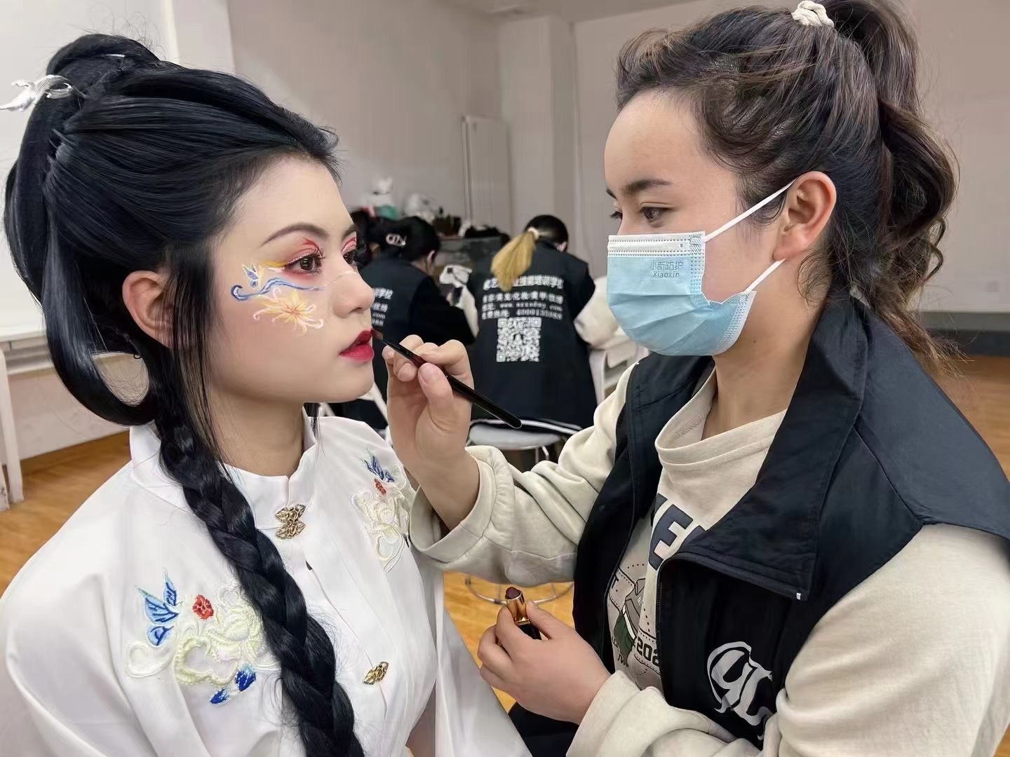 新手怎么快速学化妆_零基础化妆培训 新手怎么快速学化妆_零基础化妆培训