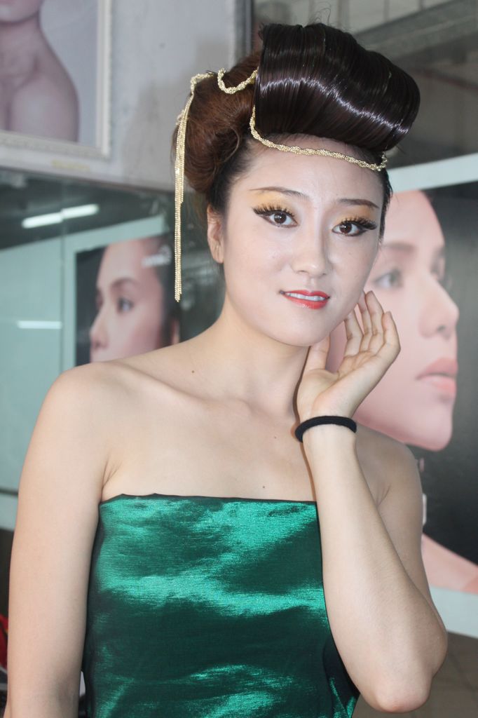 艺丽美妆学校毕业作品